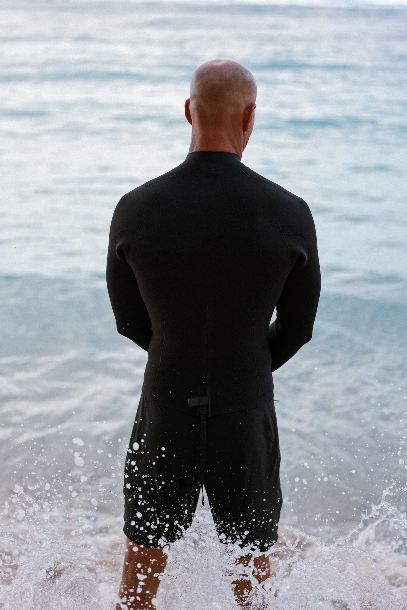 Buzzy Top 2mm Back Zip – Black - Image 5